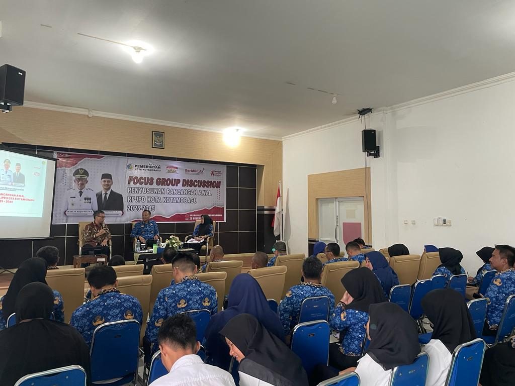 Bappelitbangda Melaksanakan Kegiatan Focus Group Discussion Penyusunan Ranwal RPJPD Pemerintah Kota Kotamobagu tahun 2025-2045